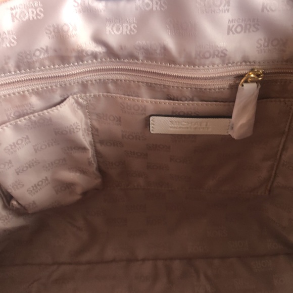 New MICHAEL Michael Kors White Leather Jet Set Travel Tote - Picture 8 of 13